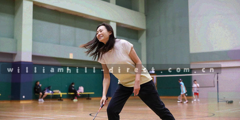 简洁扁平化的服务图标集合，包含大屏、版本、移动设备等